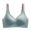 Desenvolvido com um tecido incrivelmente macio e delicado que não deixa marcas indesejadas nas roupas, o Sutiã Slim Comfort é um verdadeiro aliado do bem-estar. A presença de silicone interno molda os seios. Suas alças, além de extremamente macias, são ajustáveis, garantindo sustentação sem sacrificar o conforto dos ombros. O bojo removível e o fecho regulável oferecem um ajuste personalizado, enquanto as abas laterais largas suavizam a silhueta e escondem as gordurinhas do flanco. 