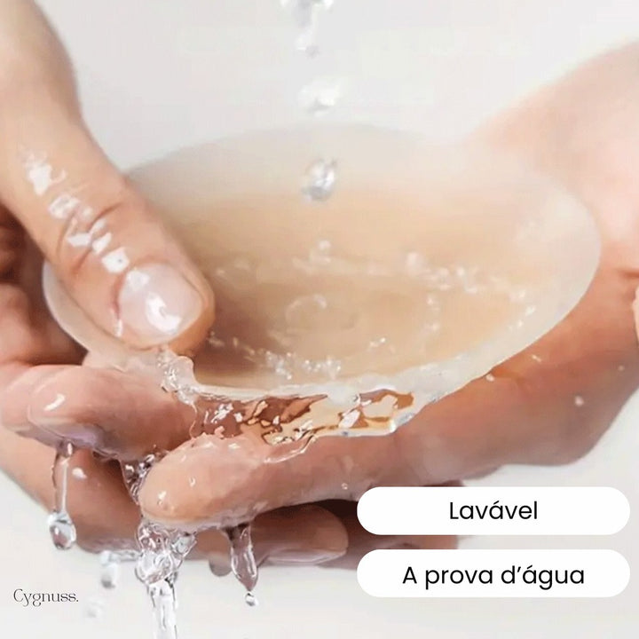 Molhou? Tá tudo certo! A peça é lavável, resistente à água e mantém o poder de aderência mesmo após várias lavagens.